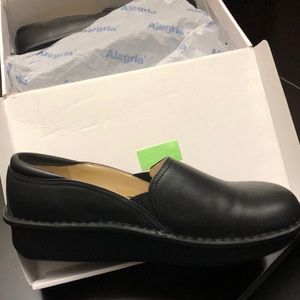 Algeria Black Napa Debra